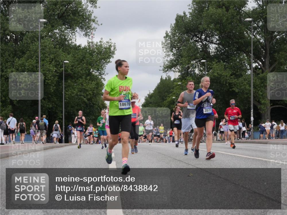 29.06.2025 - hella hamburg halbmarathon Luisa Fischer http://msf.ph/oto/8438842 29.06.2025 10:58:54 Kennedybrücke 2244, 25, 18670, 5029, 17392, 7680, 21, 3577, 2586, 3257, 3577, 5487, 6944, 7680, 7766, 8519, 9857, 9858, 10471 meine-sportfotos.de