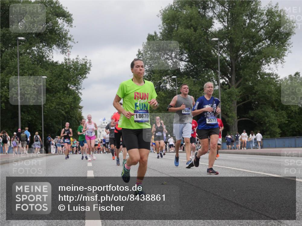 29.06.2025 - hella hamburg halbmarathon Luisa Fischer http://msf.ph/oto/8438861 29.06.2025 10:58:55 Kennedybrücke 2244, 18972, 18670, 7680, 24898, 3577, 17392, 2244, 2586, 3257, 3577, 5487, 6944, 7680, 7766, 9857, 9858 meine-sportfotos.de