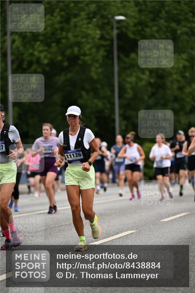 29.06.2025 - hella hamburg halbmarathon Dr. Thomas Lammeyer http://msf.ph/oto/8438884 29.06.2025 10:56:23 Kennedybrücke 1418, 1997, 3934, 4087, 4273, 4878, 5291, 5394, 5534, 6406, 6456, 6885, 6954, 6961, 7691, 7770, 7771, 7841, 8040, 8672, 9068, 9070, 9220, 9460, 9462, 9582, 9583, 9590, 9594, 9673, 9730, 10342, 10496, 10830, 10928, 11126, 11127, 11375 meine-sportfotos.de