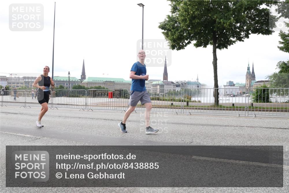 29.06.2025 - hella hamburg halbmarathon Lena Gebhardt http://msf.ph/oto/8438885 29.06.2025 10:29:06 Lombardsbrücke 1230, 1518, 1557, 1869, 2688, 3179, 3717, 4161, 4362, 4373, 4700, 4834, 4982, 5167, 5249, 5250, 6102, 6345, 7169, 7449, 8048, 8812, 9642, 9714, 10068, 10198, 10641, 10808, 11792, 11803, 11989, 12099, 12404, 12442, 12958, 13090, 14205, 14644, 15143, 15256, 15452, 15453, 15952, 15955, 16643, 16673, 16676, 18414 meine-sportfotos.de