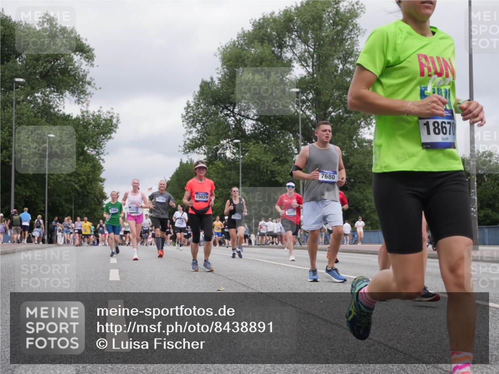 29.06.2025 - hella hamburg halbmarathon Luisa Fischer http://msf.ph/oto/8438891 29.06.2025 10:58:56 Kennedybrücke 2586, 18972, 15160, 15029, 17392, 9857, 7680, 18670, 2244, 2586, 3257, 3577, 5487, 6944, 7680, 9857, 9858 meine-sportfotos.de