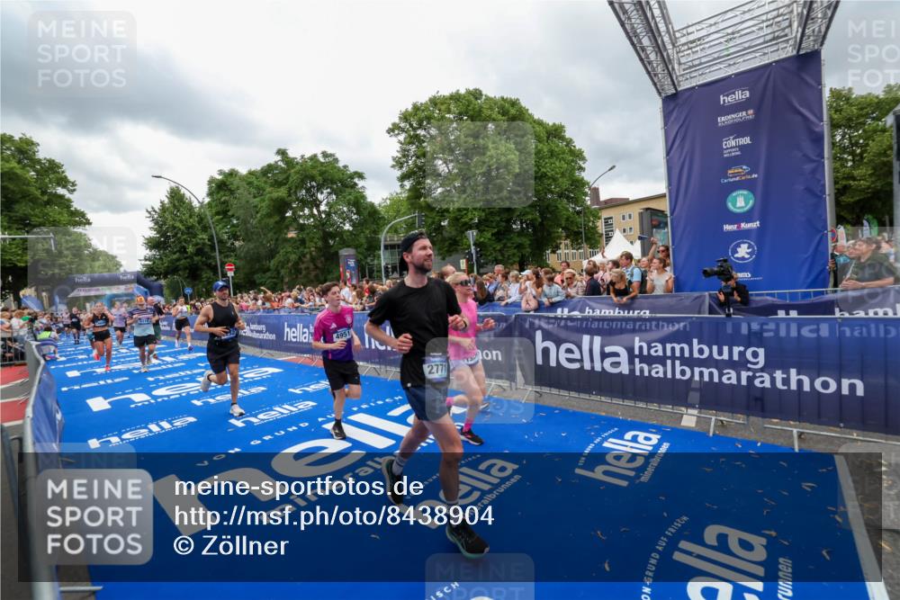 29.06.2025 - hella hamburg halbmarathon Zöllner http://msf.ph/oto/8438904 29.06.2025 10:55:33 Ziel 1130, 2252, 2771, 4951, 5319, 6591, 6938, 8573, 11554, 12544, 12584, 13234, 13267, 14036, 14592, 16213, 16334, 16609, 17603 meine-sportfotos.de