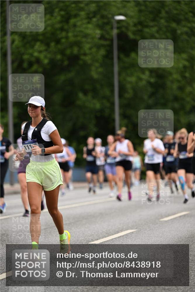 29.06.2025 - hella hamburg halbmarathon Dr. Thomas Lammeyer http://msf.ph/oto/8438918 29.06.2025 10:56:24 Kennedybrücke 1418, 1997, 3934, 4087, 4273, 4878, 5291, 5394, 5534, 6406, 6456, 6885, 6954, 6961, 7691, 7770, 7771, 7841, 8040, 8672, 9068, 9070, 9220, 9460, 9462, 9582, 9583, 9590, 9594, 9673, 9730, 10342, 10496, 10830, 10928, 11126, 11127, 11375 meine-sportfotos.de