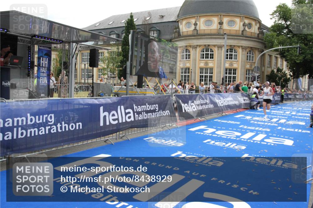 29.06.2025 - hella hamburg halbmarathon Michael Strokosch http://msf.ph/oto/8438929 29.06.2025 10:22:55 Ziel 11624, 16548 meine-sportfotos.de