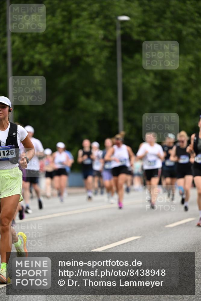 29.06.2025 - hella hamburg halbmarathon Dr. Thomas Lammeyer http://msf.ph/oto/8438948 29.06.2025 10:56:24 Kennedybrücke 1418, 1997, 3934, 4087, 4273, 4878, 5291, 5394, 5534, 6406, 6456, 6885, 6954, 6961, 7691, 7770, 7771, 7841, 8040, 8672, 9068, 9070, 9220, 9460, 9462, 9582, 9583, 9590, 9594, 9673, 9730, 10342, 10496, 10830, 10928, 11126, 11127, 11375 meine-sportfotos.de