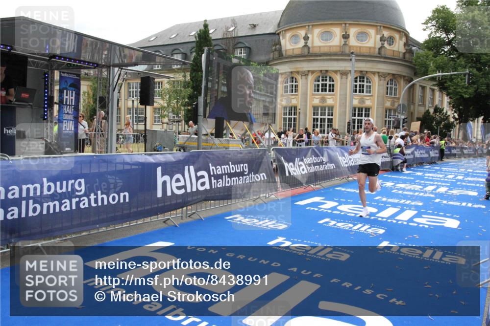 29.06.2025 - hella hamburg halbmarathon Michael Strokosch http://msf.ph/oto/8438991 29.06.2025 10:22:56 Ziel 11624, 16548 meine-sportfotos.de