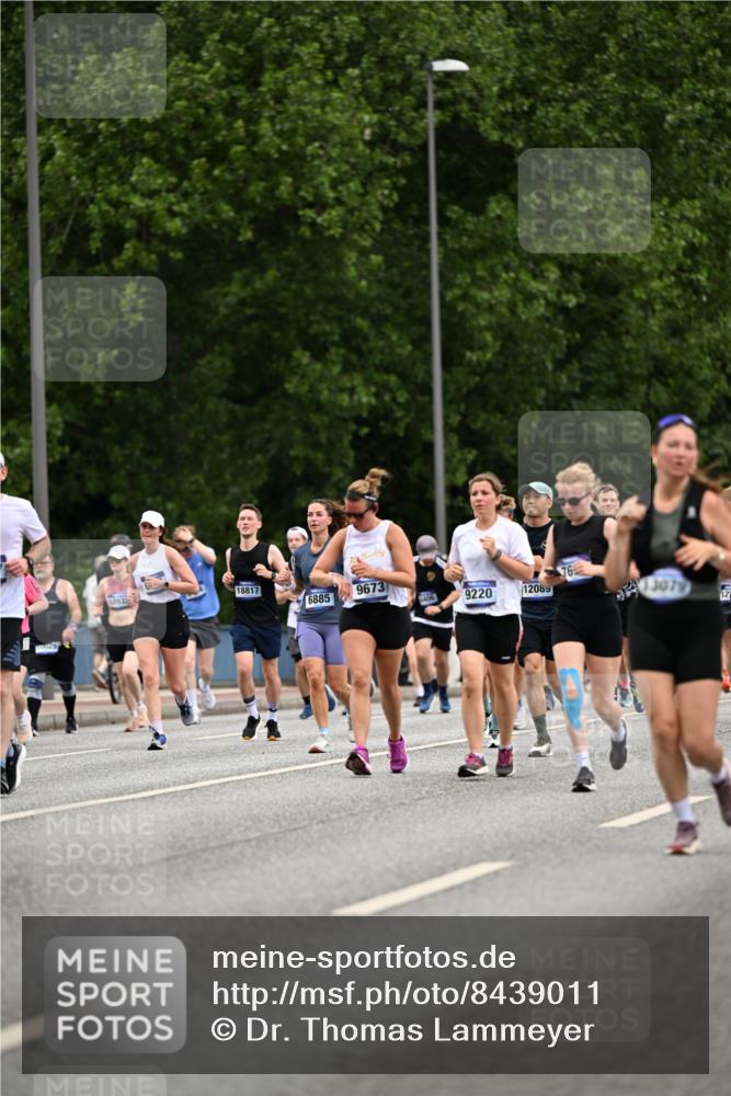 29.06.2025 - hella hamburg halbmarathon Dr. Thomas Lammeyer http://msf.ph/oto/8439011 29.06.2025 10:56:25 Kennedybrücke 1418, 1978, 1997, 3934, 4087, 4273, 4878, 5291, 5394, 5534, 6406, 6456, 6885, 6961, 7691, 7841, 8040, 8672, 9068, 9070, 9220, 9460, 9462, 9582, 9583, 9590, 9594, 9673, 9730, 10342, 10496, 10830, 10928, 11126, 11127, 11375 meine-sportfotos.de