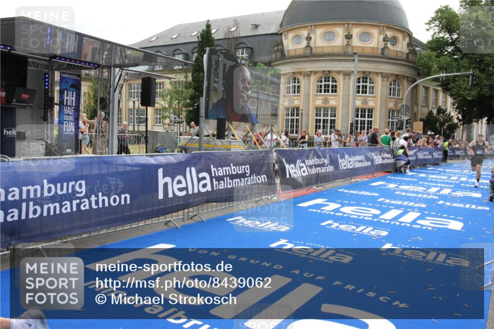 29.06.2025 - hella hamburg halbmarathon Michael Strokosch http://msf.ph/oto/8439062 29.06.2025 10:22:58 Ziel 11624, 16548, 18328 meine-sportfotos.de
