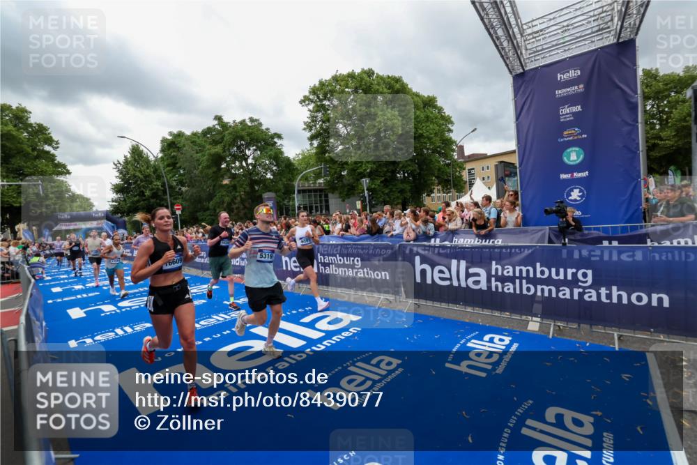 29.06.2025 - hella hamburg halbmarathon Zöllner http://msf.ph/oto/8439077 29.06.2025 10:55:36 Ziel 2982, 3037, 5319, 6591, 8573, 11554, 11568, 12196, 12544, 12584, 13267, 14036, 14592, 16110, 16334, 16609, 17615 meine-sportfotos.de