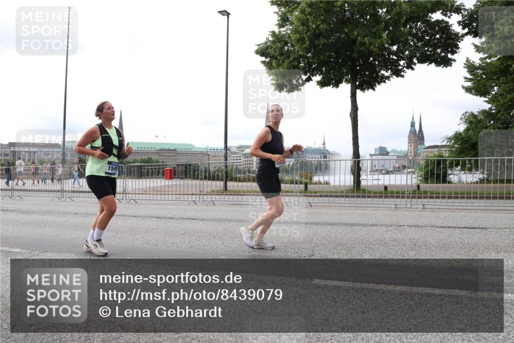 29.06.2025 - hella hamburg halbmarathon Lena Gebhardt http://msf.ph/oto/8439079 29.06.2025 10:29:07 Lombardsbrücke 1545, 1230, 1518, 1557, 1869, 2688, 3179, 3717, 4161, 4362, 4373, 4700, 4834, 4982, 5167, 5249, 5250, 6102, 6345, 7169, 7449, 8048, 8812, 9714, 10068, 10198, 10641, 10808, 11792, 11803, 11989, 12099, 12404, 12442, 12958, 13090, 14205, 14644, 15143, 15256, 15452, 15453, 15952, 15955, 16643, 16673, 16676, 18414 meine-sportfotos.de