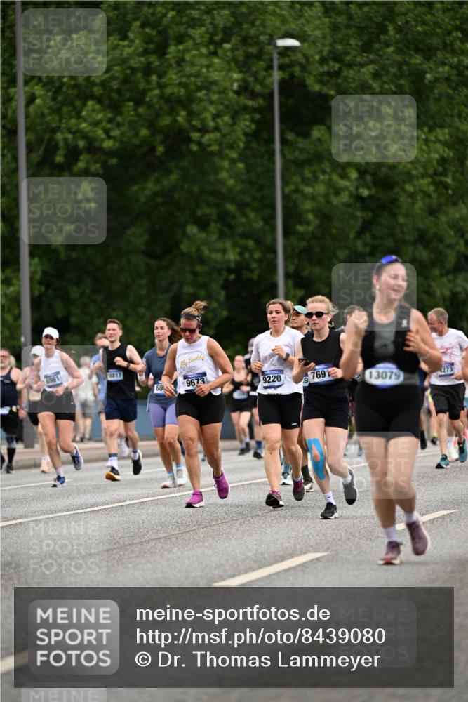 29.06.2025 - hella hamburg halbmarathon Dr. Thomas Lammeyer http://msf.ph/oto/8439080 29.06.2025 10:56:26 Kennedybrücke 1418, 1978, 1997, 3934, 4087, 4273, 4878, 5291, 5394, 5534, 6406, 6456, 6885, 6961, 7691, 7841, 8040, 8196, 8672, 9068, 9070, 9220, 9460, 9462, 9582, 9583, 9590, 9594, 9673, 9730, 10342, 10496, 10830, 10928, 11126, 11127, 11375 meine-sportfotos.de