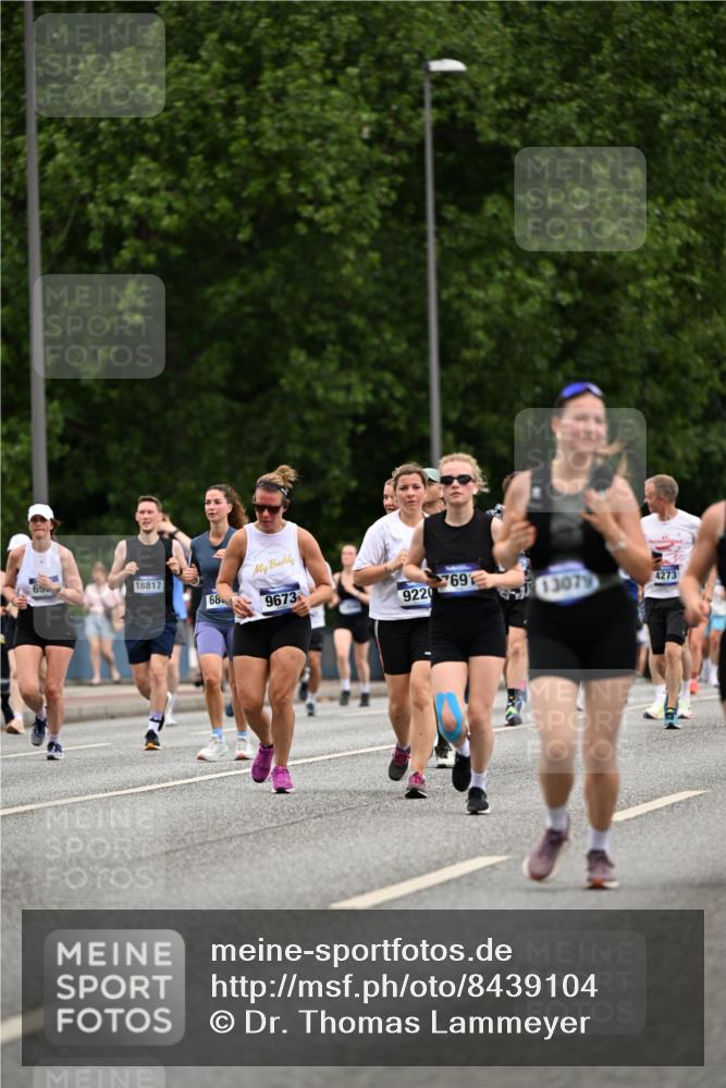 29.06.2025 - hella hamburg halbmarathon Dr. Thomas Lammeyer http://msf.ph/oto/8439104 29.06.2025 10:56:27 Kennedybrücke 1418, 1978, 1997, 3934, 4087, 4273, 4815, 4878, 5291, 5394, 5534, 6406, 6456, 6885, 6961, 7691, 7841, 8040, 8194, 8196, 8672, 9068, 9070, 9220, 9460, 9462, 9582, 9583, 9590, 9594, 9673, 9730, 10342, 10496, 10830, 10928, 11084, 11126, 11127, 11375 meine-sportfotos.de