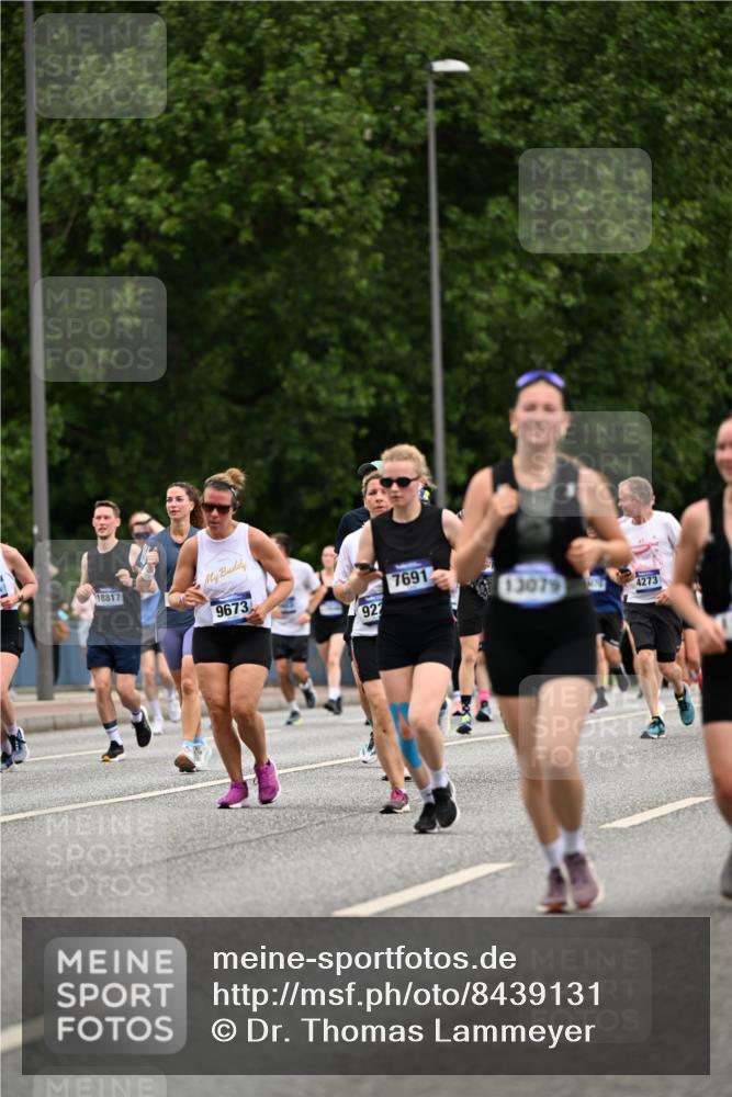 29.06.2025 - hella hamburg halbmarathon Dr. Thomas Lammeyer http://msf.ph/oto/8439131 29.06.2025 10:56:27 Kennedybrücke 1418, 1978, 1997, 3934, 4087, 4273, 4815, 4878, 5291, 5394, 5534, 6406, 6456, 6885, 6961, 7691, 7841, 8040, 8194, 8196, 8672, 9068, 9070, 9220, 9460, 9462, 9582, 9583, 9590, 9594, 9673, 9730, 10342, 10496, 10830, 10928, 11084, 11126, 11127, 11375 meine-sportfotos.de