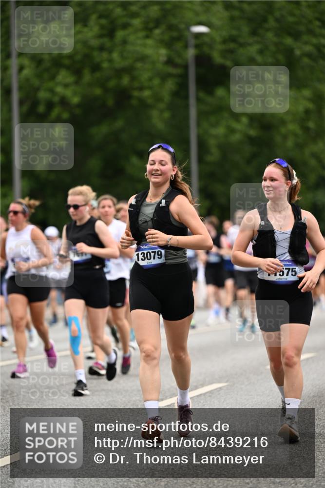 29.06.2025 - hella hamburg halbmarathon Dr. Thomas Lammeyer http://msf.ph/oto/8439216 29.06.2025 10:56:28 Kennedybrücke 1978, 1997, 3934, 4087, 4273, 4815, 5291, 5394, 5534, 6406, 6456, 6885, 6961, 7691, 7841, 8194, 8196, 8672, 9068, 9070, 9220, 9460, 9462, 9582, 9583, 9590, 9594, 9673, 9730, 10296, 10342, 10496, 10830, 10928, 11084, 11126, 11127, 11375 meine-sportfotos.de