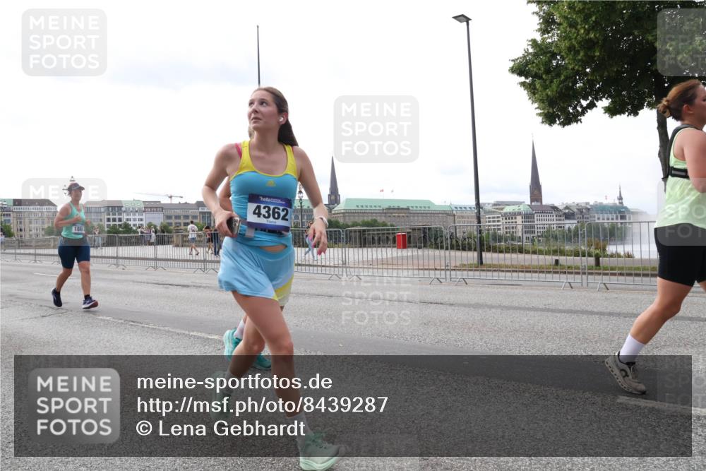 29.06.2025 - hella hamburg halbmarathon Lena Gebhardt http://msf.ph/oto/8439287 29.06.2025 10:29:08 Lombardsbrücke 1869, 4362, 1230, 1518, 1557, 1869, 2688, 3179, 3717, 4161, 4362, 4373, 4700, 4834, 4982, 5167, 5249, 5250, 6102, 6345, 6725, 7169, 7449, 8048, 8812, 9714, 10068, 10198, 10641, 10808, 11792, 11803, 11989, 12099, 12404, 12442, 12958, 13090, 14205, 14644, 15143, 15256, 15452, 15453, 15952, 15955, 16643, 16673, 16676, 18414 meine-sportfotos.de