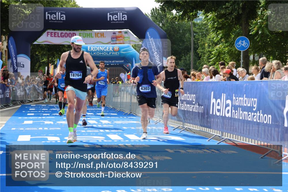 29.06.2025 - hella hamburg halbmarathon Strokosch-Dieckow http://msf.ph/oto/8439291 29.06.2025 10:41:18 Ziel 1570, 3332, 4205, 4303, 5387, 6771, 6901, 7432, 7774, 9711, 10375, 10783, 12434, 12895, 13876, 14555, 16816, 17834, 18412, 18509, 18573, 18764 meine-sportfotos.de