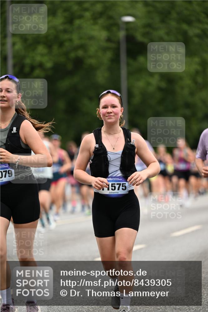 29.06.2025 - hella hamburg halbmarathon Dr. Thomas Lammeyer http://msf.ph/oto/8439305 29.06.2025 10:56:30 Kennedybrücke 1978, 1997, 3140, 3934, 4087, 4273, 4815, 5291, 5534, 6406, 6456, 6885, 6961, 6985, 7691, 7841, 8194, 8196, 8672, 9068, 9070, 9220, 9460, 9582, 9583, 9590, 9594, 9673, 9730, 10296, 10342, 10496, 10928, 11084, 11126, 11127, 11375 meine-sportfotos.de