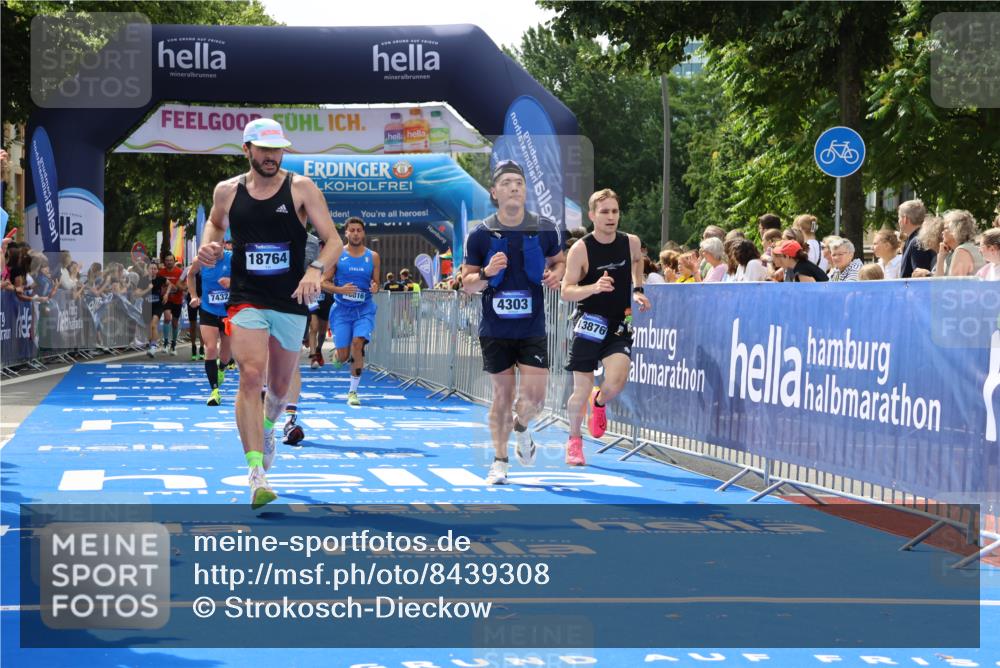 29.06.2025 - hella hamburg halbmarathon Strokosch-Dieckow http://msf.ph/oto/8439308 29.06.2025 10:41:18 Ziel 1570, 3332, 4205, 4303, 5387, 6771, 6901, 7432, 7774, 9711, 10375, 10783, 12434, 12895, 13876, 14555, 16816, 17834, 18412, 18509, 18573, 18764 meine-sportfotos.de