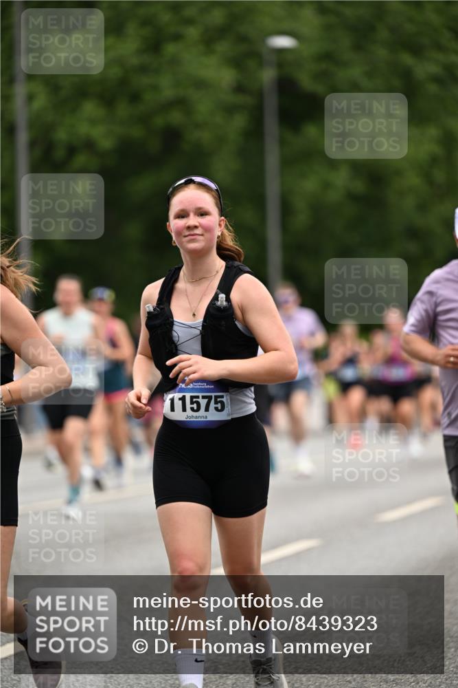 29.06.2025 - hella hamburg halbmarathon Dr. Thomas Lammeyer http://msf.ph/oto/8439323 29.06.2025 10:56:30 Kennedybrücke 1978, 1997, 3140, 3934, 4087, 4273, 4815, 5291, 5534, 6406, 6456, 6885, 6961, 6985, 7691, 7841, 8194, 8196, 8672, 9068, 9070, 9220, 9460, 9582, 9583, 9590, 9594, 9673, 9730, 10296, 10342, 10496, 10928, 11084, 11126, 11127, 11375 meine-sportfotos.de