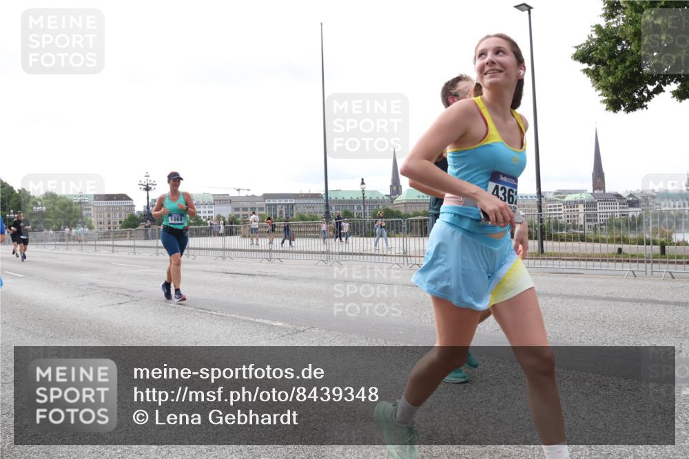 29.06.2025 - hella hamburg halbmarathon Lena Gebhardt http://msf.ph/oto/8439348 29.06.2025 10:29:09 Lombardsbrücke 1869, 436, 1230, 1518, 1557, 1869, 2688, 3179, 3311, 3717, 4161, 4362, 4373, 4700, 4834, 4982, 5167, 5249, 5250, 6345, 6725, 7169, 7449, 8048, 8812, 9714, 10068, 10198, 10641, 10808, 11792, 11803, 11989, 12099, 12404, 12442, 12958, 13090, 14205, 14644, 15143, 15256, 15452, 15453, 15952, 15955, 16643, 16673, 16676, 18298, 18299, 18414 meine-sportfotos.de