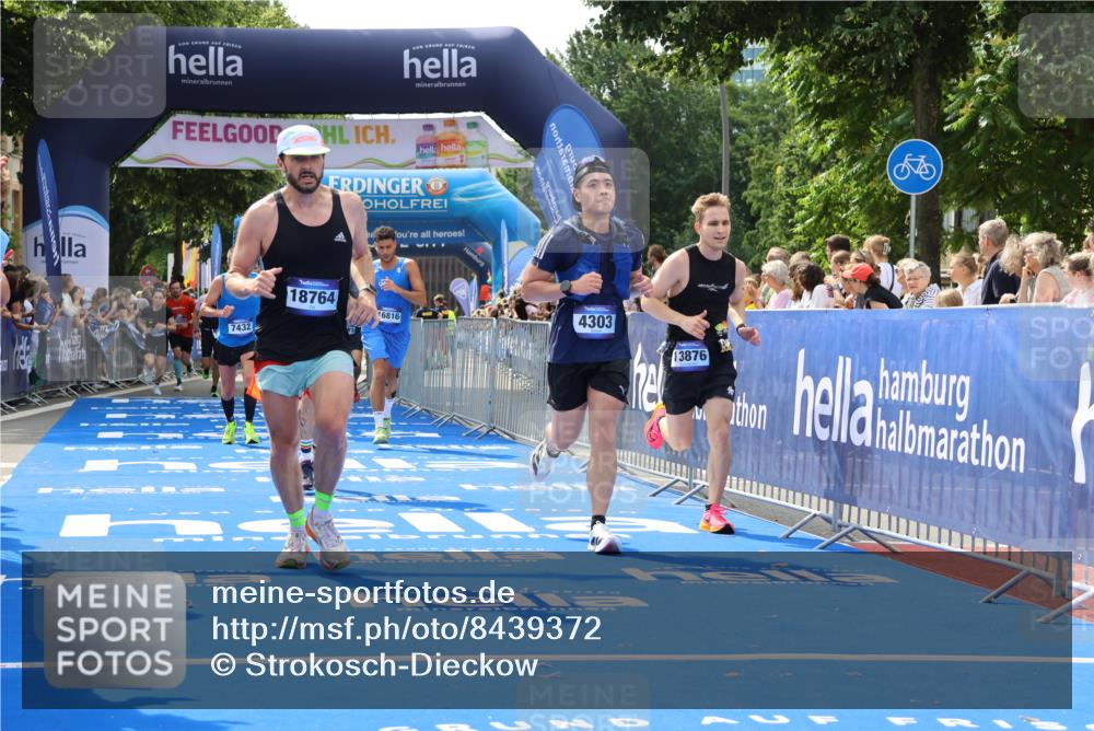 29.06.2025 - hella hamburg halbmarathon Strokosch-Dieckow http://msf.ph/oto/8439372 29.06.2025 10:41:19 Ziel 1570, 2797, 3204, 4205, 4303, 5387, 6771, 6901, 7432, 7774, 7796, 9711, 10375, 10783, 12434, 13876, 14555, 16816, 17834, 18412, 18509, 18573, 18764 meine-sportfotos.de