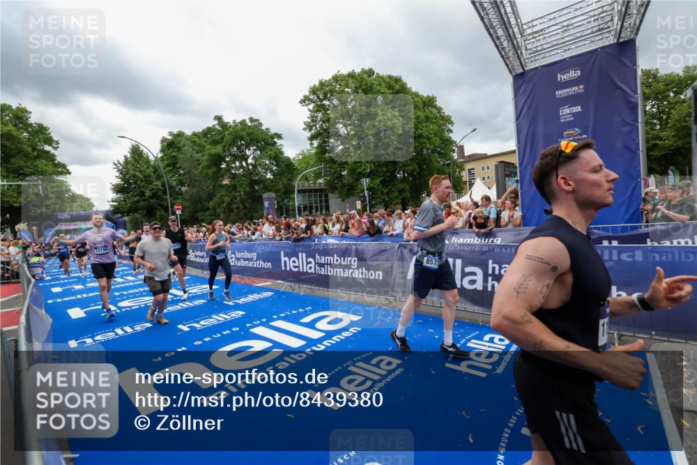 29.06.2025 - hella hamburg halbmarathon Zöllner http://msf.ph/oto/8439380 29.06.2025 10:55:41 Ziel 1120, 1143, 1834, 2955, 2982, 3037, 4897, 8255, 8573, 8618, 10212, 11039, 11554, 11568, 12196, 12515, 12544, 14909, 15896, 16110, 17615, 18064 meine-sportfotos.de