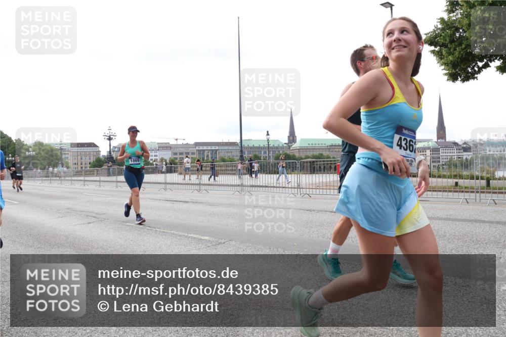 29.06.2025 - hella hamburg halbmarathon Lena Gebhardt http://msf.ph/oto/8439385 29.06.2025 10:29:09 Lombardsbrücke 1869, 436, 1230, 1518, 1557, 1869, 2688, 3179, 3311, 3717, 4161, 4362, 4373, 4700, 4834, 4982, 5167, 5249, 5250, 6345, 6725, 7169, 7449, 8048, 8812, 9714, 10068, 10198, 10641, 10808, 11792, 11803, 11989, 12099, 12404, 12442, 12958, 13090, 14205, 14644, 15143, 15256, 15452, 15453, 15952, 15955, 16643, 16673, 16676, 18298, 18299, 18414 meine-sportfotos.de