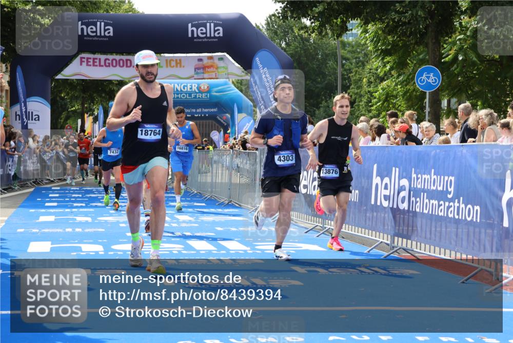 29.06.2025 - hella hamburg halbmarathon Strokosch-Dieckow http://msf.ph/oto/8439394 29.06.2025 10:41:19 Ziel 1570, 2797, 3204, 4205, 4303, 5387, 6771, 6901, 7432, 7774, 7796, 9711, 10375, 10783, 12434, 13876, 14555, 16816, 17834, 18412, 18509, 18573, 18764 meine-sportfotos.de