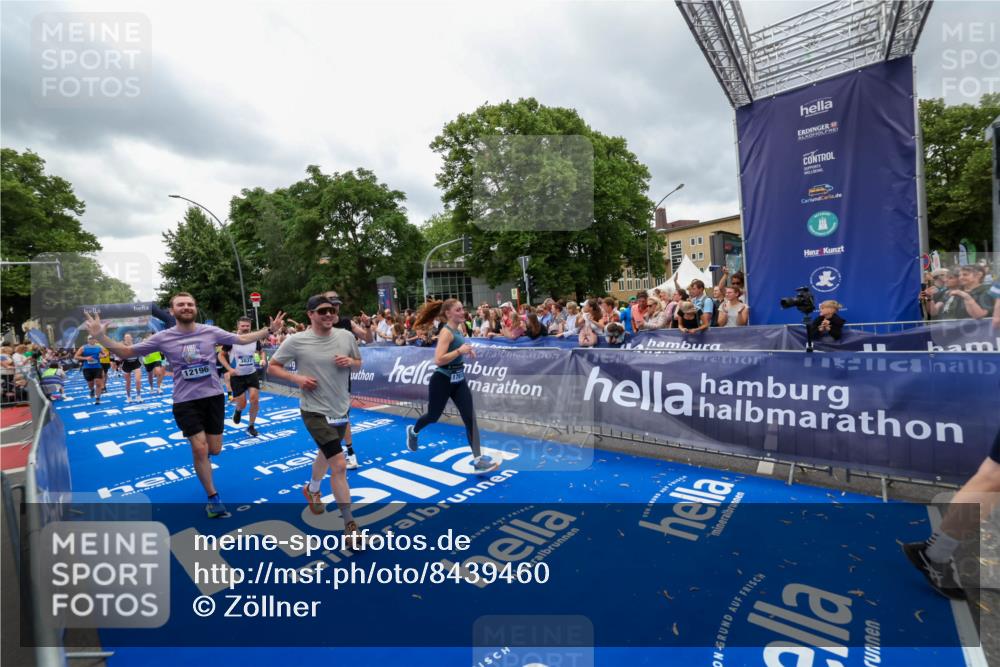 29.06.2025 - hella hamburg halbmarathon Zöllner http://msf.ph/oto/8439460 29.06.2025 10:55:42 Ziel 1120, 1143, 1834, 2955, 2982, 3037, 4897, 6924, 8255, 8573, 8618, 10212, 11039, 11568, 12196, 12483, 12515, 14909, 15896, 16110, 17615, 18064, 18190 meine-sportfotos.de