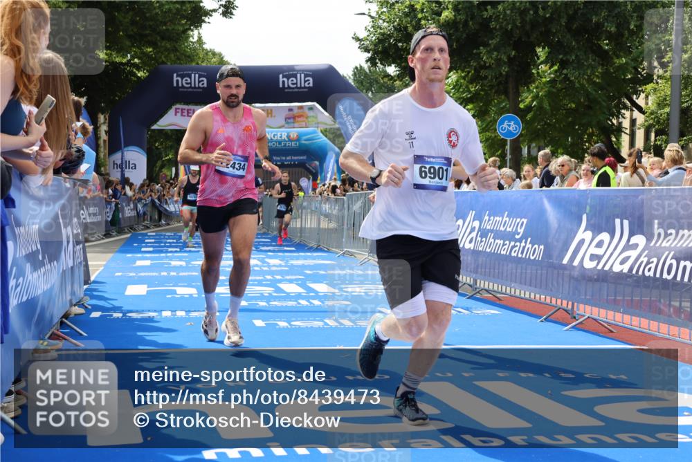 29.06.2025 - hella hamburg halbmarathon Strokosch-Dieckow http://msf.ph/oto/8439473 29.06.2025 10:41:16 Ziel 1570, 3332, 4205, 4303, 5387, 6771, 6901, 7432, 8122, 9711, 10375, 10783, 12434, 12895, 13876, 16816, 17834, 18509, 18764 meine-sportfotos.de