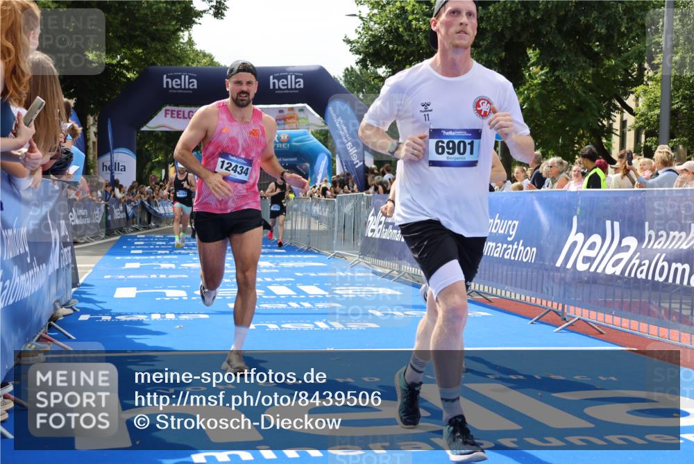 29.06.2025 - hella hamburg halbmarathon Strokosch-Dieckow http://msf.ph/oto/8439506 29.06.2025 10:41:16 Ziel 1570, 3332, 4205, 4303, 5387, 6771, 6901, 7432, 8122, 9711, 10375, 10783, 12434, 12895, 13876, 16816, 17834, 18509, 18764 meine-sportfotos.de