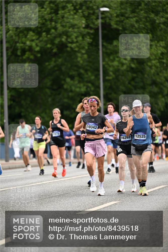 29.06.2025 - hella hamburg halbmarathon Dr. Thomas Lammeyer http://msf.ph/oto/8439518 29.06.2025 10:56:35 Kennedybrücke 1369, 1978, 1997, 3140, 3934, 4087, 4273, 4815, 5262, 5291, 6406, 6456, 6885, 6961, 6985, 7691, 7737, 7841, 8194, 8196, 8672, 9068, 9070, 9220, 9582, 9583, 9594, 9673, 9730, 10296, 10342, 10496, 10928, 11084, 11126, 11127, 11297, 11375 meine-sportfotos.de