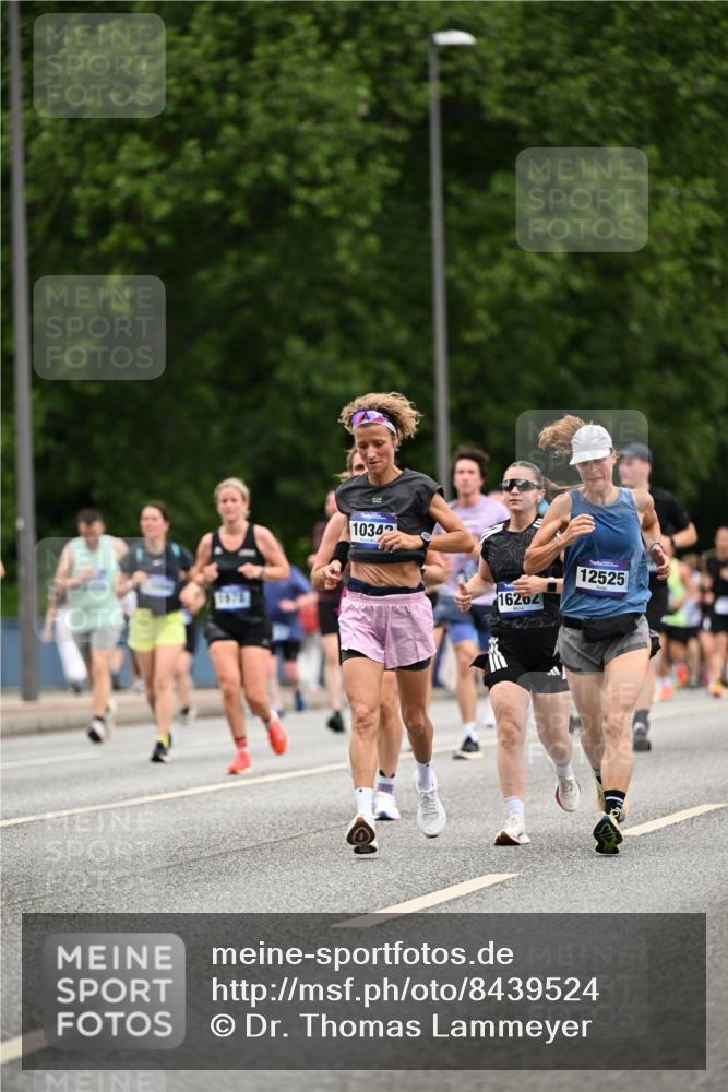 29.06.2025 - hella hamburg halbmarathon Dr. Thomas Lammeyer http://msf.ph/oto/8439524 29.06.2025 10:56:35 Kennedybrücke 1369, 1978, 1997, 3140, 3934, 4087, 4273, 4815, 5262, 5291, 6406, 6456, 6885, 6961, 6985, 7691, 7737, 7841, 8194, 8196, 8672, 9068, 9070, 9220, 9582, 9583, 9594, 9673, 9730, 10296, 10342, 10496, 10928, 11084, 11126, 11127, 11297, 11375 meine-sportfotos.de