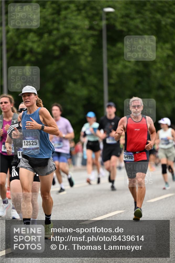 29.06.2025 - hella hamburg halbmarathon Dr. Thomas Lammeyer http://msf.ph/oto/8439614 29.06.2025 10:56:37 Kennedybrücke 1369, 1978, 3140, 3645, 4087, 4273, 4815, 5262, 5291, 6406, 6671, 6885, 6961, 6985, 7682, 7691, 7737, 8194, 8196, 8672, 9068, 9070, 9220, 9582, 9583, 9594, 9673, 9730, 10296, 10342, 10496, 10928, 11084, 11126, 11127, 11297, 11375 meine-sportfotos.de