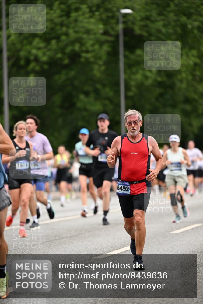 29.06.2025 - hella hamburg halbmarathon Dr. Thomas Lammeyer http://msf.ph/oto/8439636 29.06.2025 10:56:38 Kennedybrücke 1369, 1978, 3140, 3645, 4087, 4273, 4815, 5262, 5291, 6406, 6671, 6885, 6961, 6985, 7682, 7691, 7737, 8194, 8196, 8672, 9068, 9070, 9220, 9582, 9583, 9594, 9673, 9730, 10296, 10342, 10496, 10928, 11084, 11126, 11127, 11297, 11375 meine-sportfotos.de