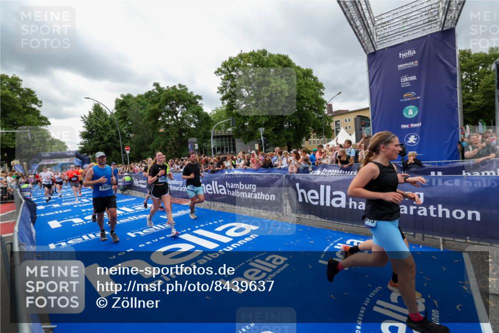 29.06.2025 - hella hamburg halbmarathon Zöllner http://msf.ph/oto/8439637 29.06.2025 10:55:45 Ziel 1120, 1143, 1834, 2955, 2982, 4897, 5021, 6924, 7221, 8255, 8618, 10212, 11039, 12483, 12515, 14365, 14909, 15896, 18064, 18190 meine-sportfotos.de