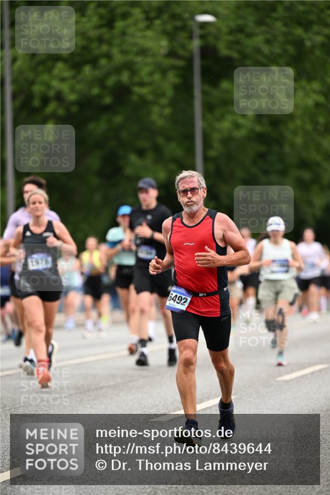 29.06.2025 - hella hamburg halbmarathon Dr. Thomas Lammeyer http://msf.ph/oto/8439644 29.06.2025 10:56:38 Kennedybrücke 1369, 1978, 3140, 3645, 4087, 4273, 4815, 5262, 5291, 6406, 6671, 6885, 6961, 6985, 7682, 7691, 7737, 8194, 8196, 8672, 9068, 9070, 9220, 9582, 9583, 9594, 9673, 9730, 10296, 10342, 10496, 10928, 11084, 11126, 11127, 11297, 11375 meine-sportfotos.de