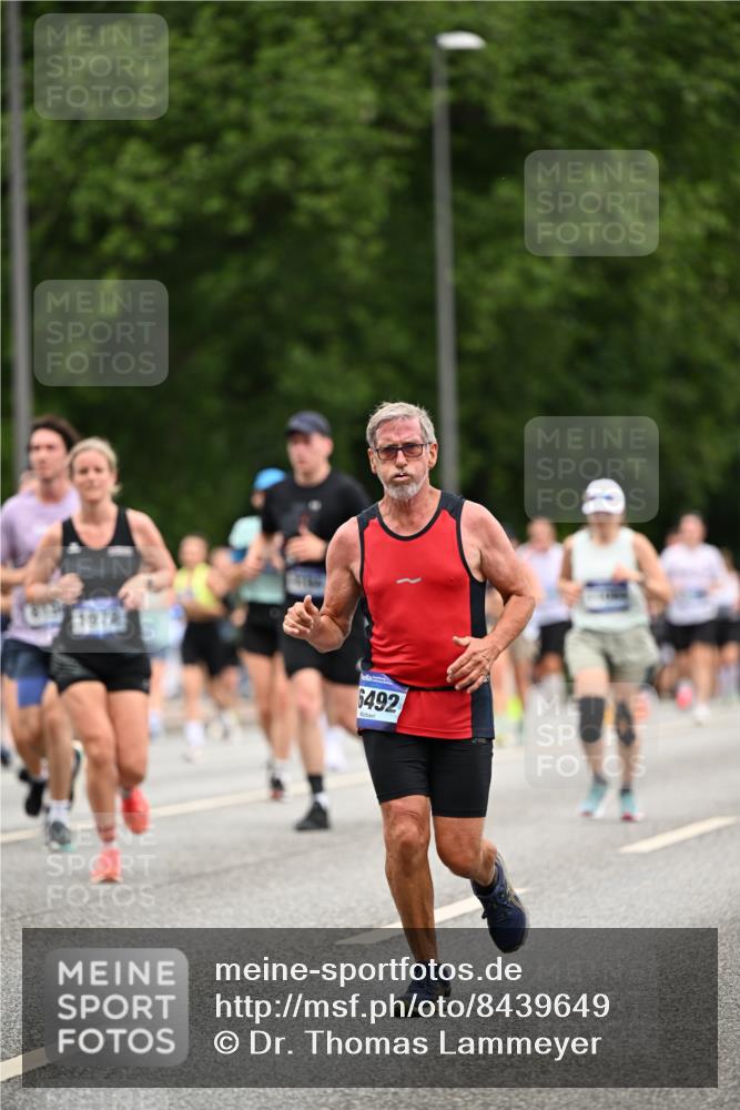 29.06.2025 - hella hamburg halbmarathon Dr. Thomas Lammeyer http://msf.ph/oto/8439649 29.06.2025 10:56:39 Kennedybrücke 1369, 1978, 3140, 3645, 4087, 4273, 4815, 5262, 5291, 6406, 6671, 6885, 6961, 6985, 7682, 7691, 7737, 8194, 8196, 8672, 9068, 9070, 9220, 9582, 9583, 9594, 9673, 9730, 10296, 10342, 10496, 10928, 11084, 11127, 11297, 11375 meine-sportfotos.de