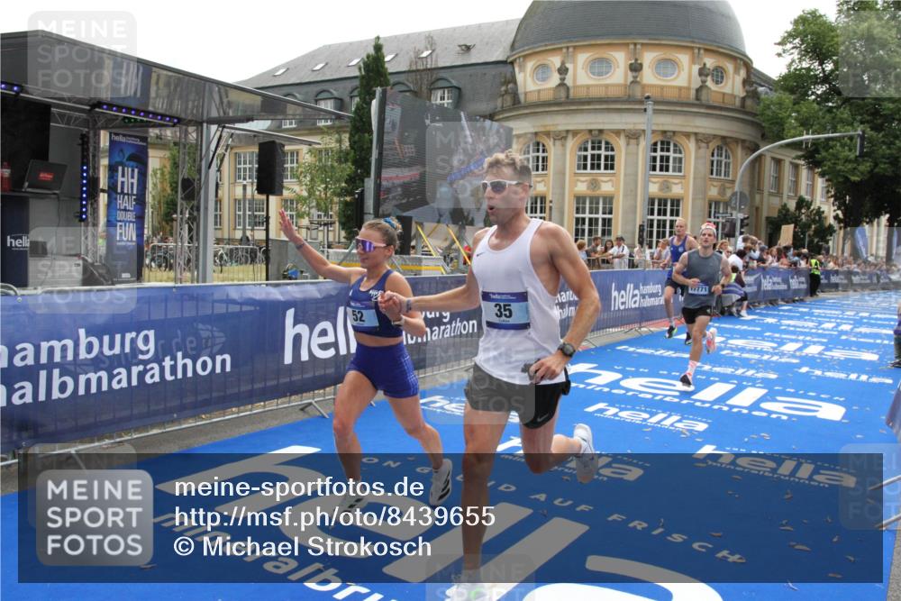 29.06.2025 - hella hamburg halbmarathon Michael Strokosch http://msf.ph/oto/8439655 29.06.2025 10:23:32 Ziel 35, 52, 9385, 16169, 17771 meine-sportfotos.de