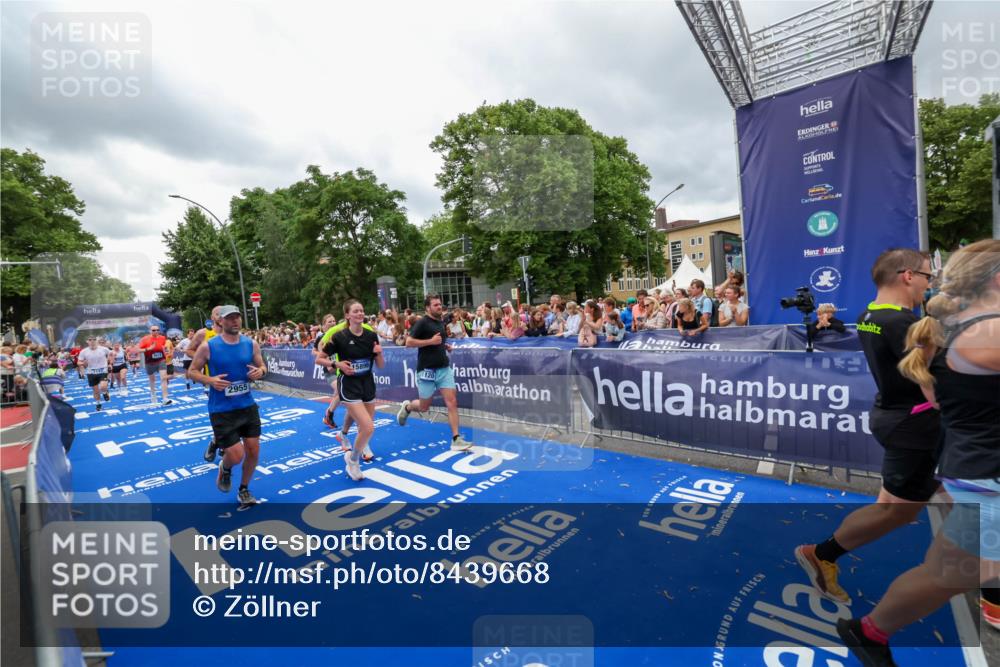29.06.2025 - hella hamburg halbmarathon Zöllner http://msf.ph/oto/8439668 29.06.2025 10:55:45 Ziel 1120, 1143, 1834, 2955, 2982, 4897, 5021, 6924, 7221, 8255, 8618, 10212, 11039, 12483, 12515, 14365, 14909, 15896, 18064, 18190 meine-sportfotos.de