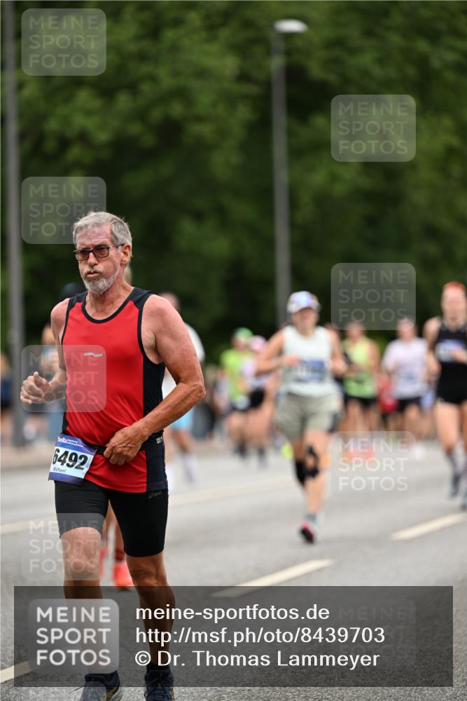 29.06.2025 - hella hamburg halbmarathon Dr. Thomas Lammeyer http://msf.ph/oto/8439703 29.06.2025 10:56:40 Kennedybrücke 1369, 1978, 2308, 3140, 3645, 4087, 4273, 4815, 5262, 5291, 6406, 6671, 6885, 6961, 6985, 7682, 7691, 7737, 8194, 8196, 8672, 9068, 9070, 9220, 9582, 9583, 9594, 9673, 9730, 10296, 10342, 10496, 10634, 10928, 11084, 11297, 11375 meine-sportfotos.de