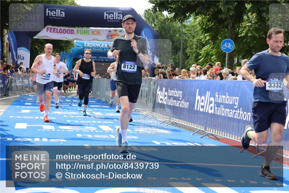 29.06.2025 - hella hamburg halbmarathon Strokosch-Dieckow http://msf.ph/oto/8439739 29.06.2025 10:41:12 Ziel 1136, 2568, 3332, 3618, 4205, 4303, 4380, 5387, 5709, 6901, 8122, 9659, 9711, 9815, 10375, 12434, 12895, 13268, 13876, 17834, 18764 meine-sportfotos.de