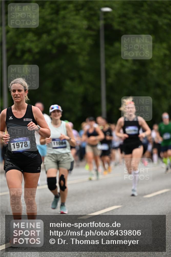 29.06.2025 - hella hamburg halbmarathon Dr. Thomas Lammeyer http://msf.ph/oto/8439806 29.06.2025 10:56:41 Kennedybrücke 1369, 1978, 2308, 3140, 3645, 4087, 4273, 4815, 5262, 5291, 6406, 6671, 6885, 6961, 6985, 7682, 7691, 7737, 8194, 8196, 8672, 9068, 9070, 9220, 9583, 9594, 9673, 9730, 10296, 10342, 10496, 10634, 10928, 11084, 11297, 11375 meine-sportfotos.de