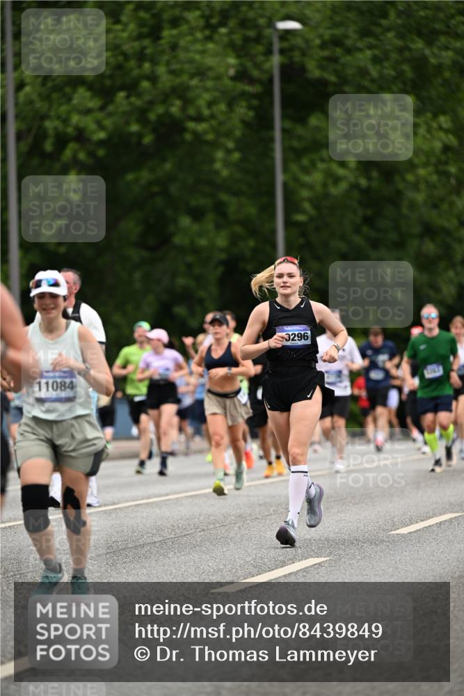29.06.2025 - hella hamburg halbmarathon Dr. Thomas Lammeyer http://msf.ph/oto/8439849 29.06.2025 10:56:42 Kennedybrücke 1369, 1978, 2308, 2593, 3140, 3645, 4087, 4273, 4815, 5262, 5291, 6406, 6671, 6885, 6961, 6985, 7682, 7691, 7737, 8194, 8196, 8672, 9068, 9070, 9220, 9594, 9673, 9730, 10296, 10342, 10496, 10634, 10928, 11084, 11297, 11375 meine-sportfotos.de