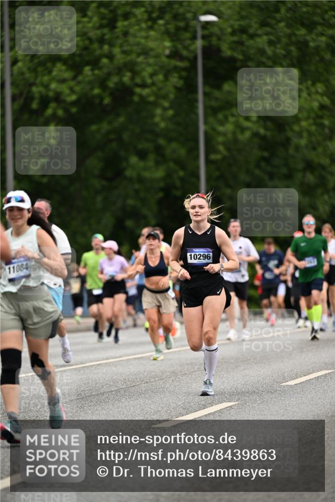29.06.2025 - hella hamburg halbmarathon Dr. Thomas Lammeyer http://msf.ph/oto/8439863 29.06.2025 10:56:42 Kennedybrücke 1369, 1978, 2308, 2593, 3140, 3645, 4087, 4273, 4815, 5262, 5291, 6406, 6671, 6885, 6961, 6985, 7682, 7691, 7737, 8194, 8196, 8672, 9068, 9070, 9220, 9594, 9673, 9730, 10296, 10342, 10496, 10634, 10928, 11084, 11297, 11375 meine-sportfotos.de