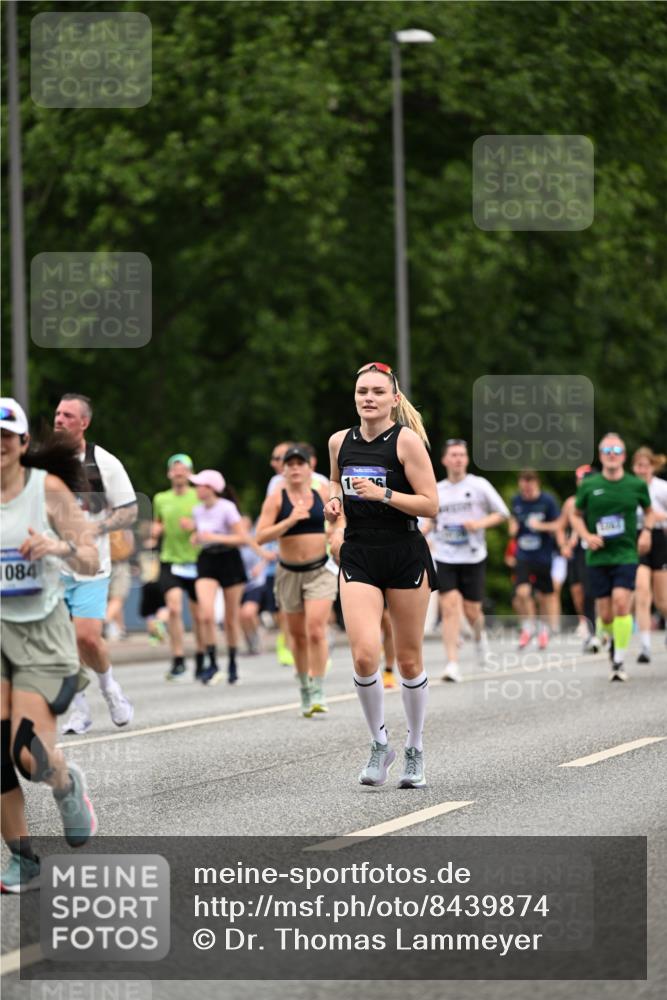 29.06.2025 - hella hamburg halbmarathon Dr. Thomas Lammeyer http://msf.ph/oto/8439874 29.06.2025 10:56:42 Kennedybrücke 1369, 1978, 2308, 2593, 3140, 3645, 4087, 4273, 4815, 5262, 5291, 6406, 6671, 6885, 6961, 6985, 7682, 7691, 7737, 8194, 8196, 8672, 9068, 9070, 9220, 9594, 9673, 9730, 10296, 10342, 10496, 10634, 10928, 11084, 11297, 11375 meine-sportfotos.de