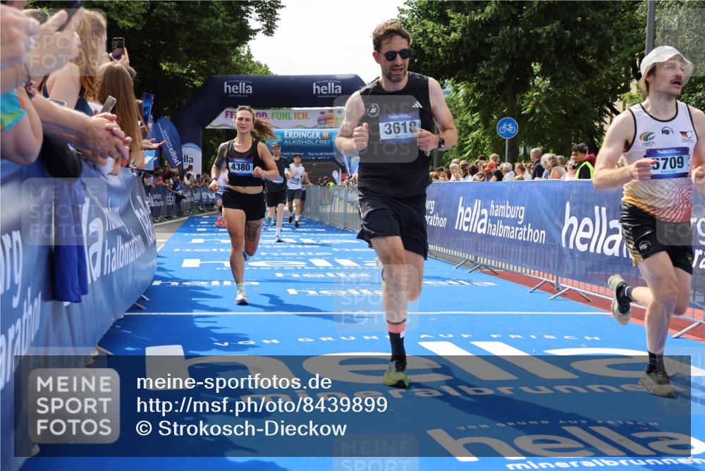 29.06.2025 - hella hamburg halbmarathon Strokosch-Dieckow http://msf.ph/oto/8439899 29.06.2025 10:41:09 Ziel 1136, 2568, 3332, 3618, 4205, 4380, 4871, 5387, 5709, 6683, 6901, 8122, 9358, 9659, 9711, 9815, 10375, 12434, 12895, 13268, 17100, 17620, 17834, 17971, 18045, 18049 meine-sportfotos.de