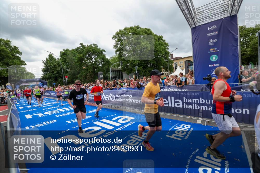 29.06.2025 - hella hamburg halbmarathon Zöllner http://msf.ph/oto/8439931 29.06.2025 10:55:50 Ziel 1179, 1834, 3256, 5021, 6569, 6924, 7221, 8255, 10212, 12483, 12858, 13474, 14365, 16401, 16434, 16786, 18125, 18190, 18867, 19047 meine-sportfotos.de