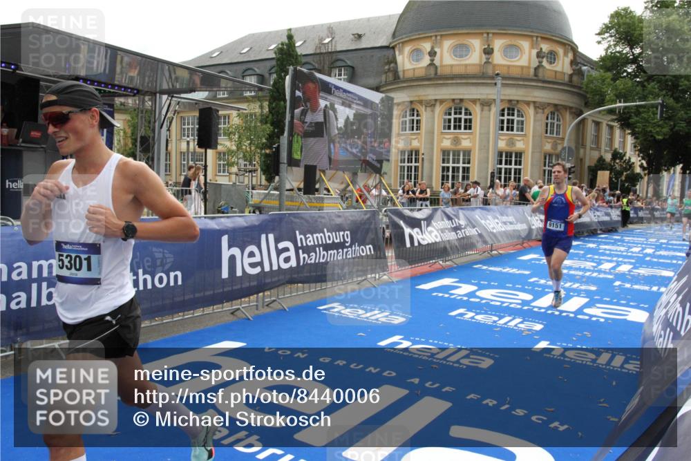 29.06.2025 - hella hamburg halbmarathon Michael Strokosch http://msf.ph/oto/8440006 29.06.2025 10:23:48 Ziel 5301, 6699, 9151, 9447, 10780 meine-sportfotos.de