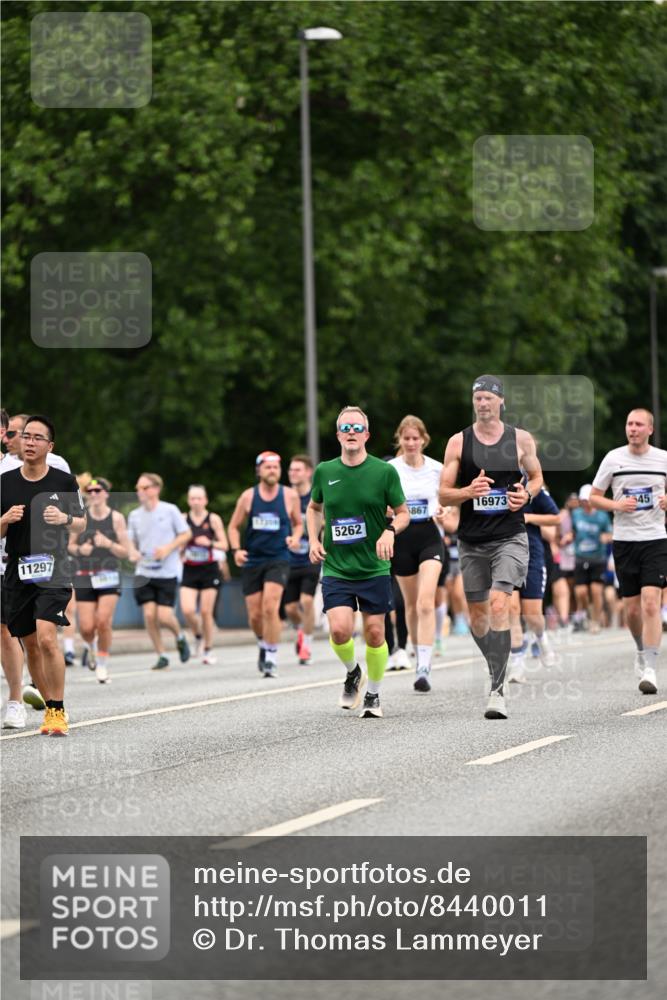 29.06.2025 - hella hamburg halbmarathon Dr. Thomas Lammeyer http://msf.ph/oto/8440011 29.06.2025 10:56:45 Kennedybrücke 1369, 1978, 2308, 2593, 3140, 3645, 4087, 4273, 4815, 5262, 5291, 6406, 6671, 6885, 6961, 6985, 7682, 7691, 7737, 8194, 8196, 8250, 8251, 8672, 9068, 9070, 9220, 9673, 9730, 10296, 10342, 10496, 10600, 10634, 10693, 10928, 11084, 11297, 11375 meine-sportfotos.de